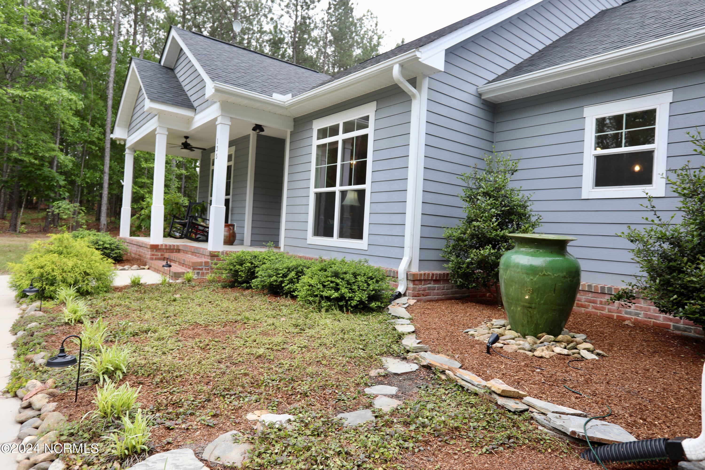 135 Autumn Ridge Lane Aberdeen, NC 28315 - Photo 8 of 78 023A9452