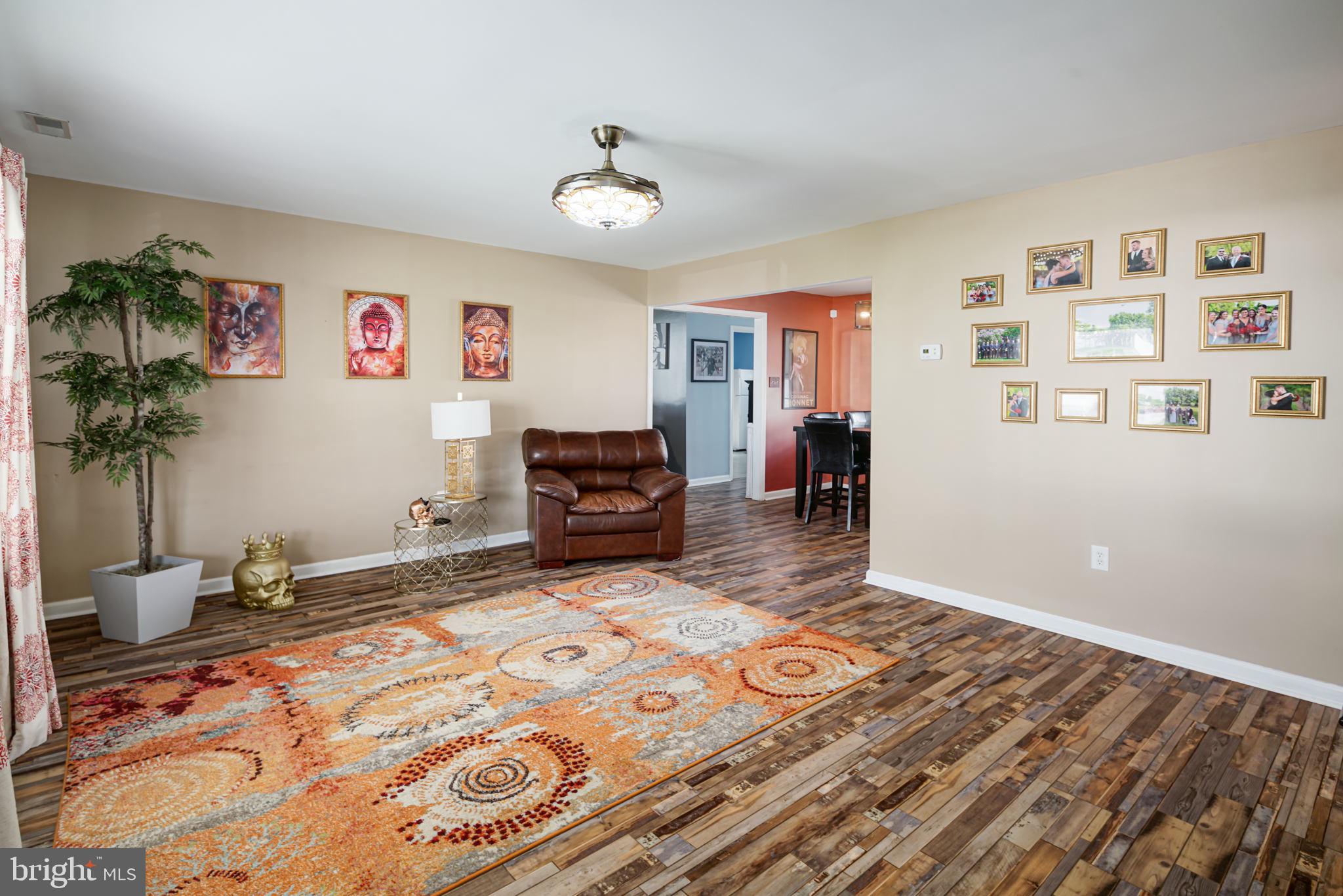 11 Quartz Road Levittown, PA 19057 - Photo 4 of 34 Living room