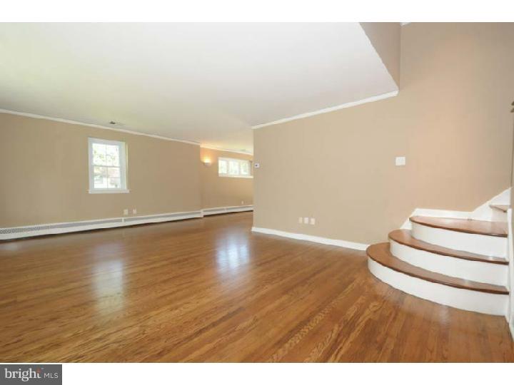 27 Braxton Road Bryn Mawr, PA 19010 - Photo 3 of 23 Living Room