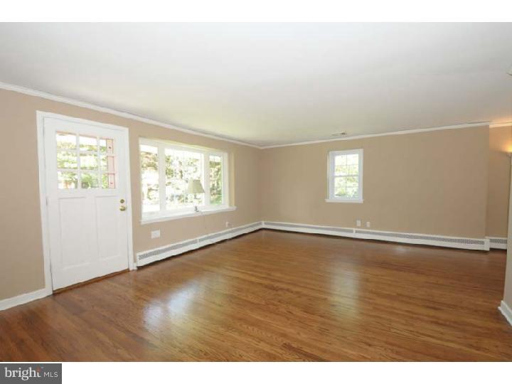 27 Braxton Road Bryn Mawr, PA 19010 - Photo 4 of 23 Living Room