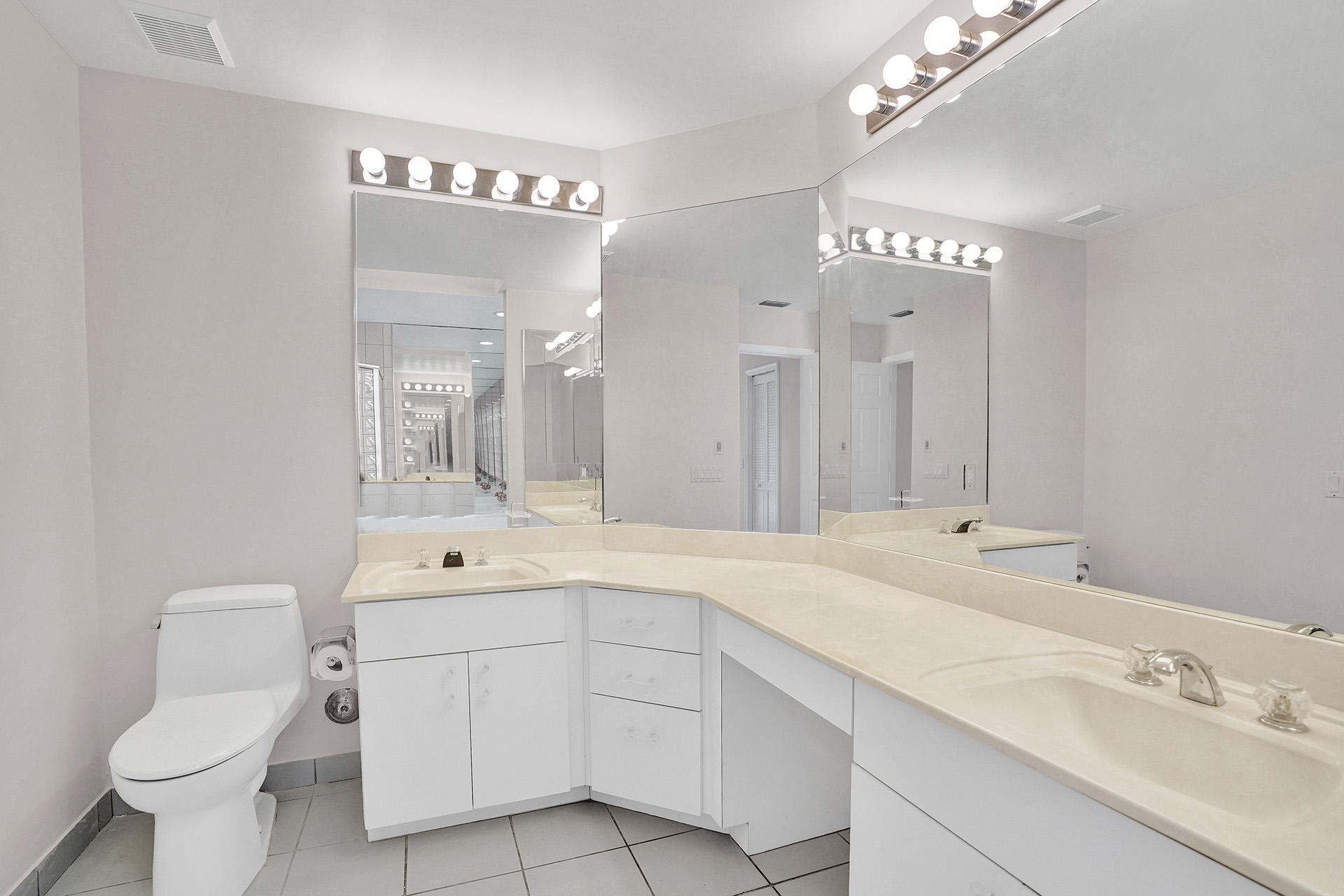 22644 Esplanada Circle Boca Raton, FL 33433 - Photo 23 of 55 DSC05099