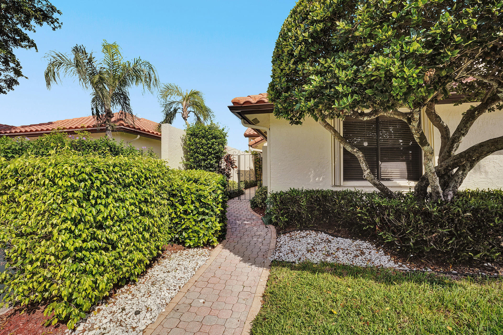 22644 Esplanada Circle Boca Raton, FL 33433 - Photo 4 of 55 DSC05033