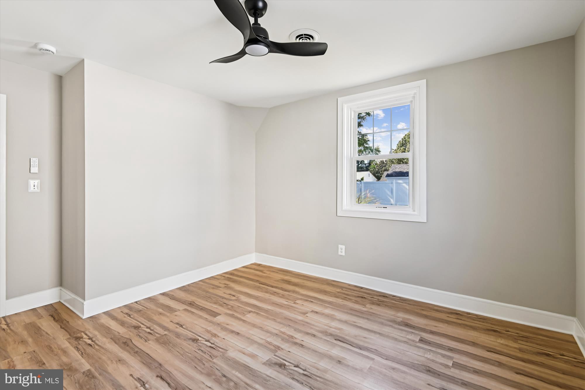 233 Farragut Road Annapolis, MD 21401 - Photo 14 of 38 Bright and airy room with modern finishes.