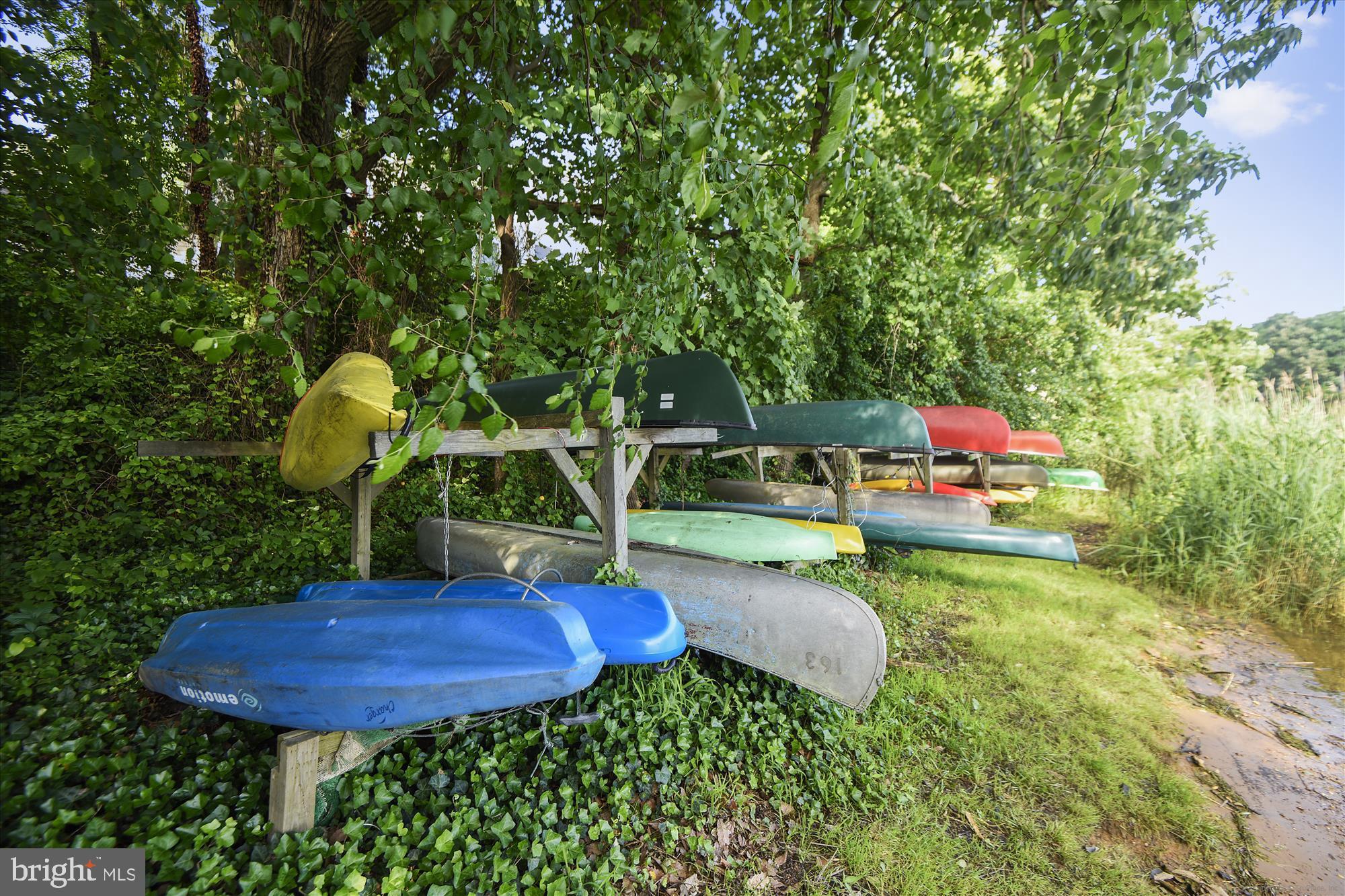 233 Farragut Road Annapolis, MD 21401 - Photo 31 of 38 Kayak/Canoe and paddle board storage.
