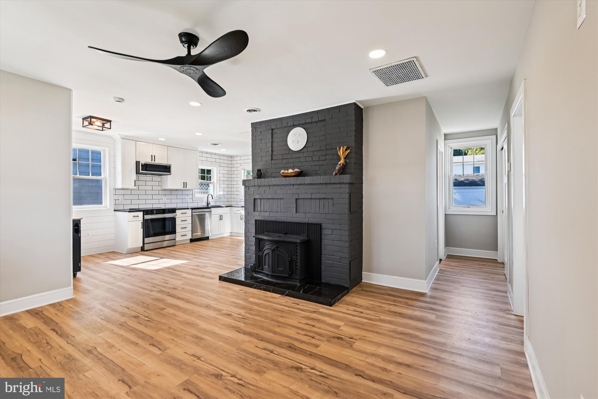 233 Farragut Road Annapolis, MD 21401 - Photo 5 of 38 Modern elegance meets cozy charm.