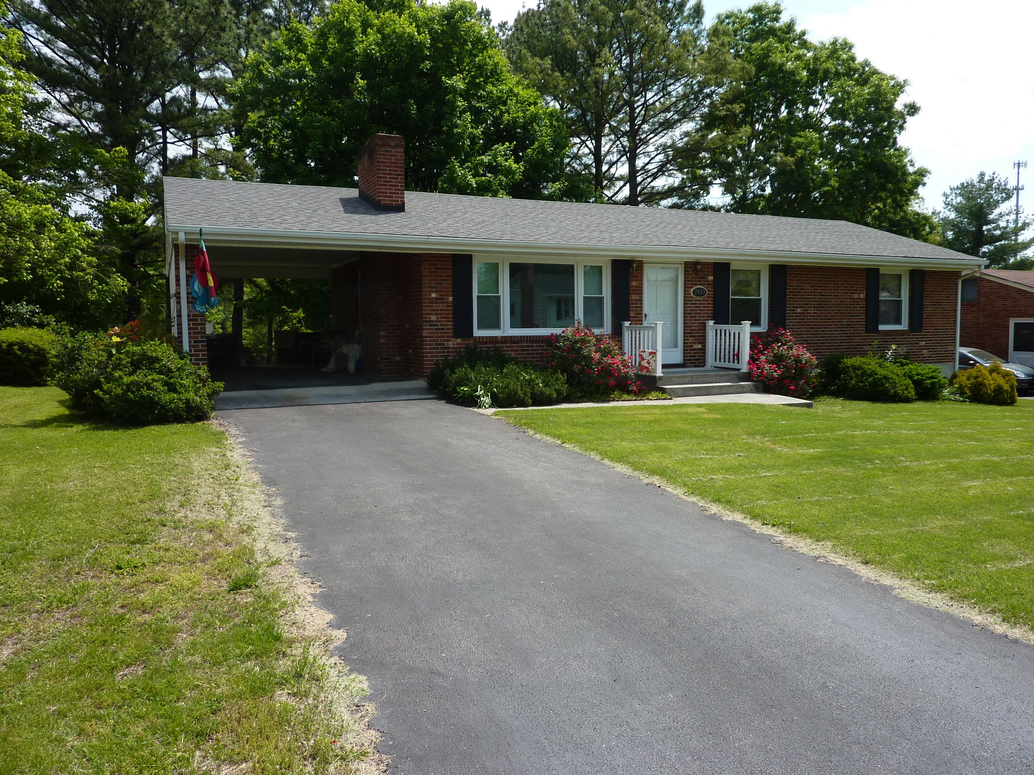 2433 Bermuda Road Northwest Roanoke, VA 24017 - Photo 1 of 15 front