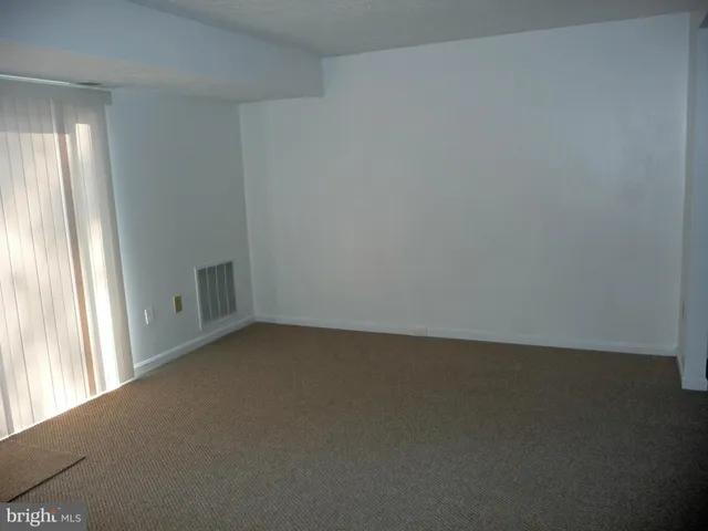 $2,600 | 6022 Independence Way, Alexandria, VA 22312