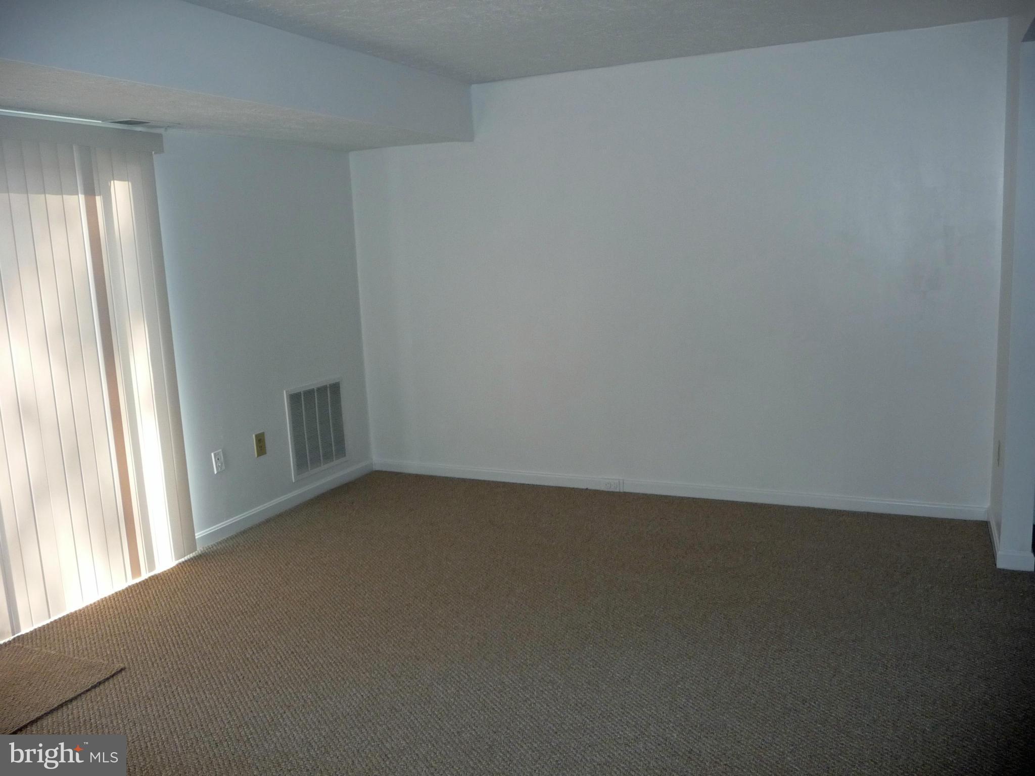 6022 Independence Way Alexandria, VA 22312 - Photo 12 of 26 Living Room