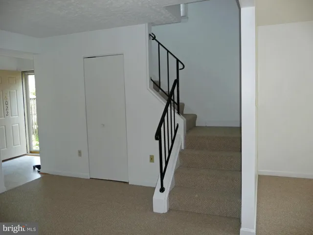 $2,600 | 6022 Independence Way, Alexandria, VA 22312