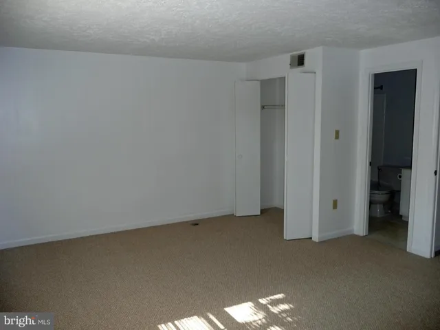 $2,600 | 6022 Independence Way, Alexandria, VA 22312