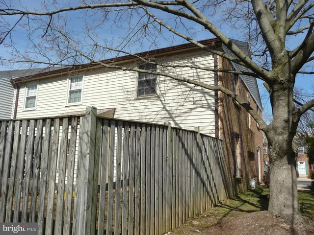 $2,600 | 6022 Independence Way, Alexandria, VA 22312