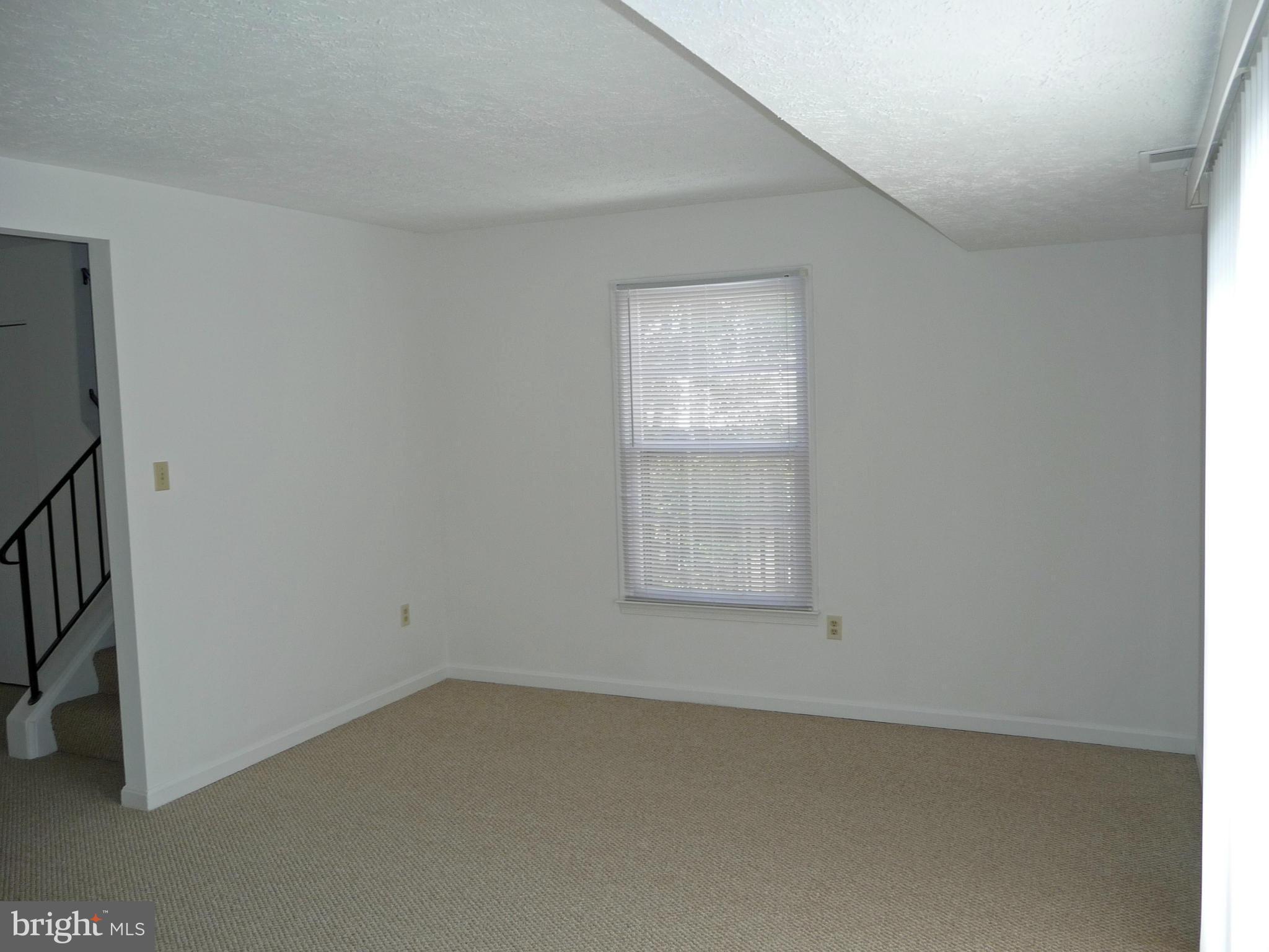 6022 Independence Way Alexandria, VA 22312 - Photo 10 of 26 Living Room