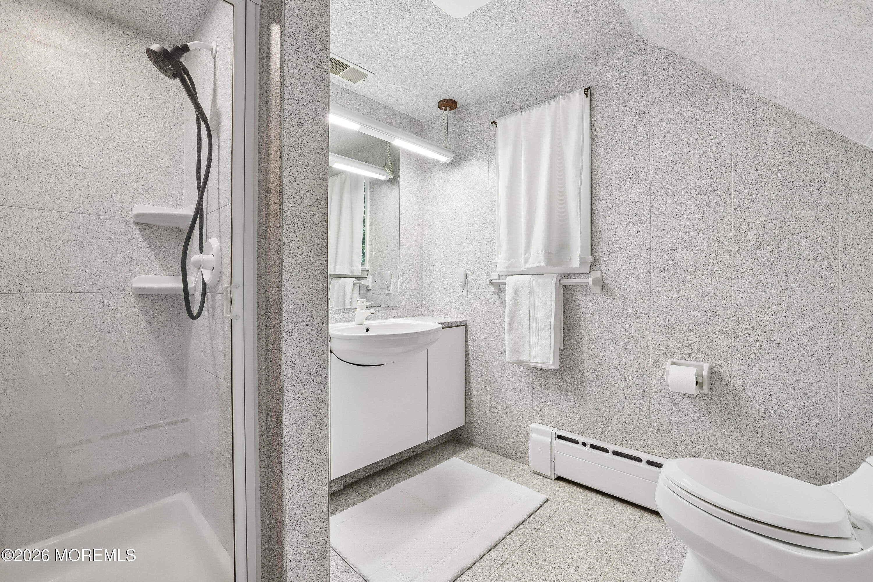 5 Coventry Square Holmdel, NJ 07733 - Photo 24 of 41 023