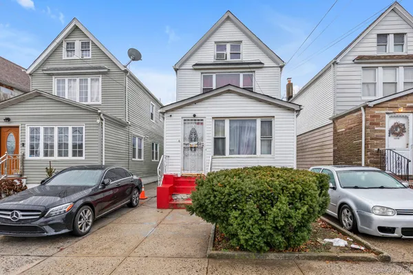 $625,000 | 217-08 110th Road | Bellaire Estates