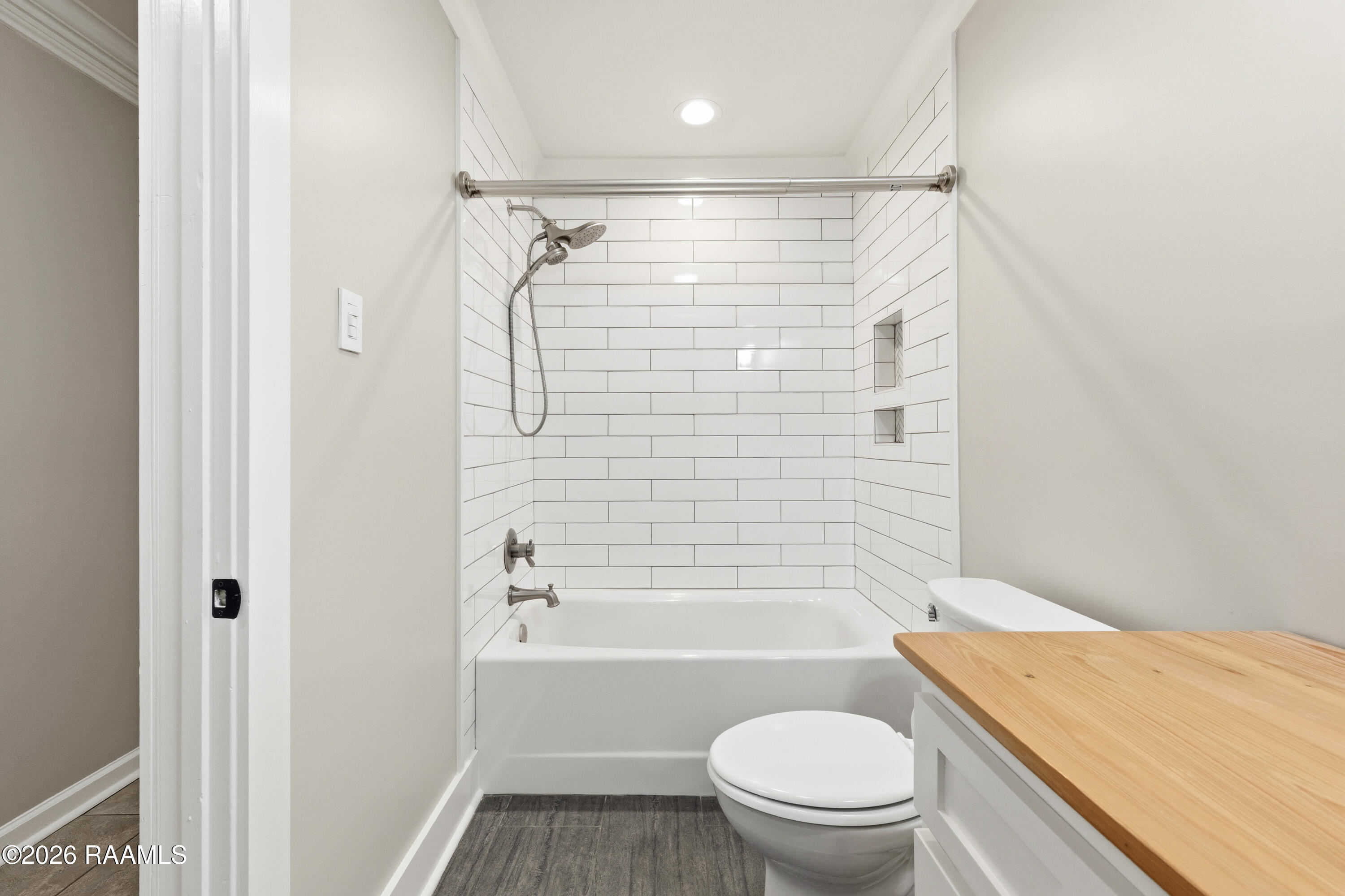 812 East F Street Rayne, LA 70578 - Photo 23 of 37 Hall Bathroom