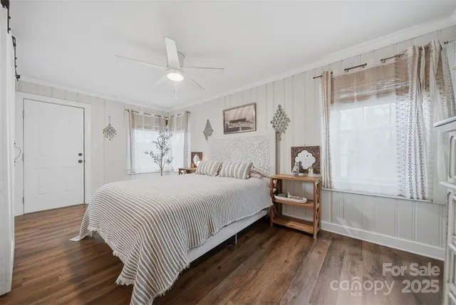 $273,700 | 524 Hibriten Drive Southeast, Lenoir, NC 28645