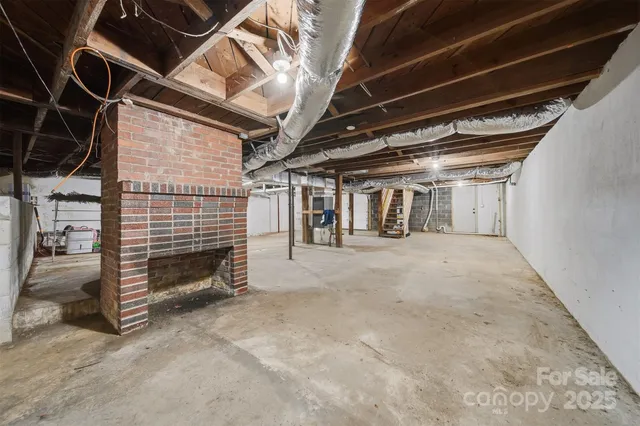 $273,700 | 524 Hibriten Drive Southeast, Lenoir, NC 28645