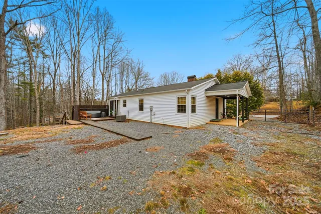 $273,700 | 524 Hibriten Drive Southeast, Lenoir, NC 28645