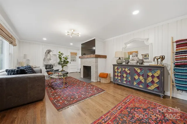 $273,700 | 524 Hibriten Drive Southeast, Lenoir, NC 28645