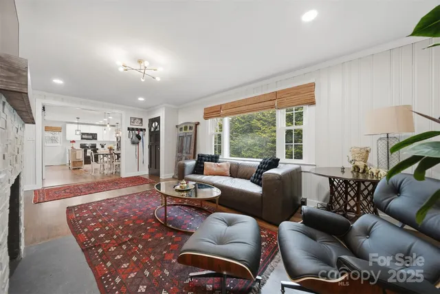 $273,700 | 524 Hibriten Drive Southeast, Lenoir, NC 28645