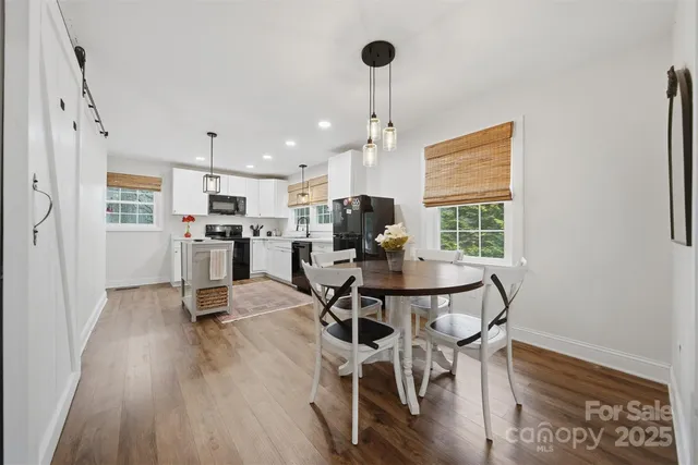 $273,700 | 524 Hibriten Drive Southeast, Lenoir, NC 28645