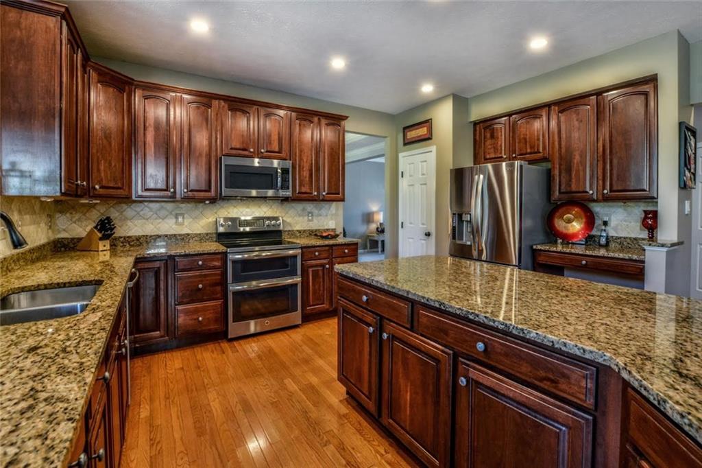 188 Lori Road Gibsonia, PA 15044 - Photo 8 of 25 Gallery Image 8