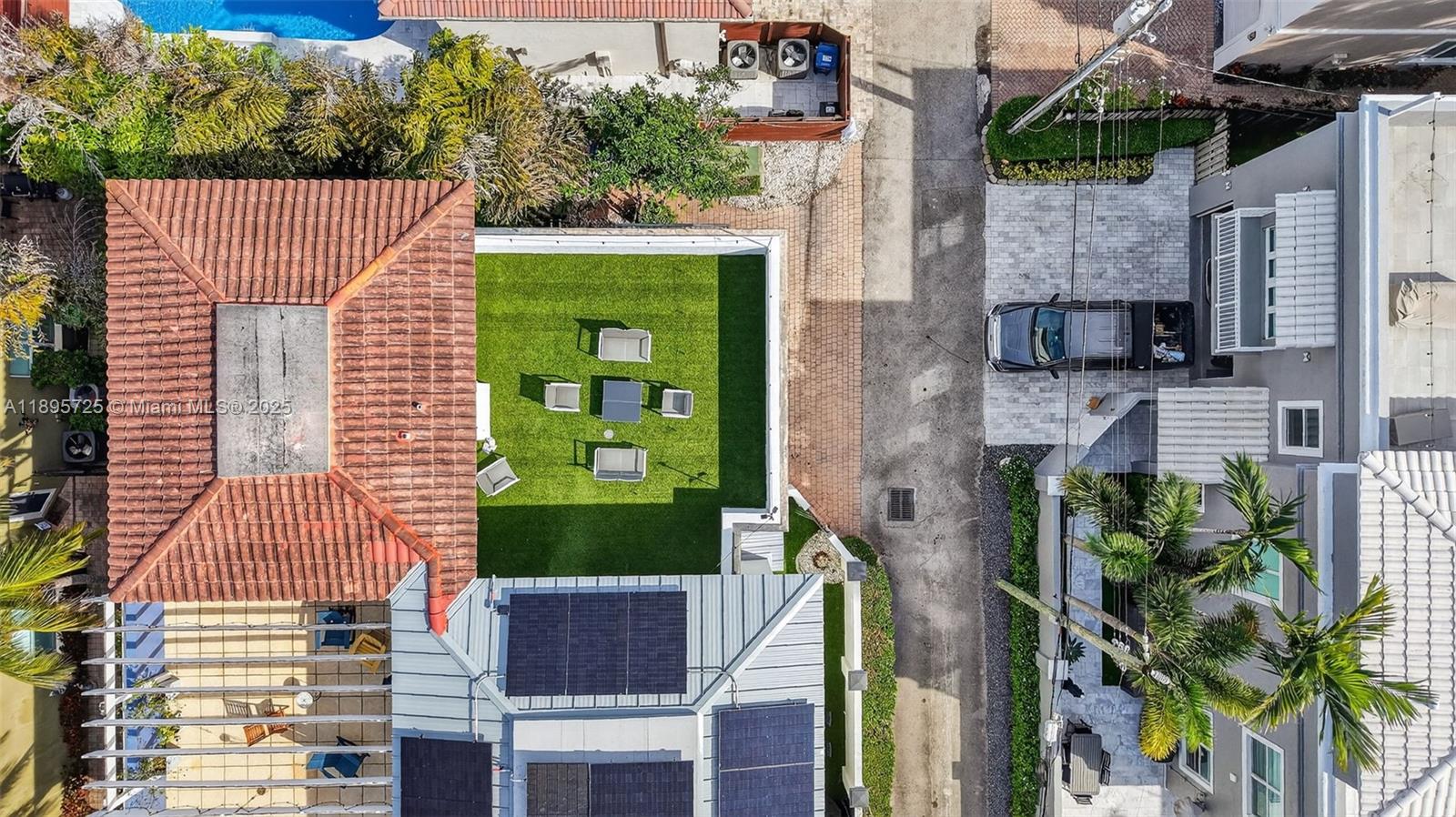 312 Northeast 12th Avenue Fort Lauderdale, FL 33301 - Photo 38 of 39 a aerial view of a house with a garden and plants