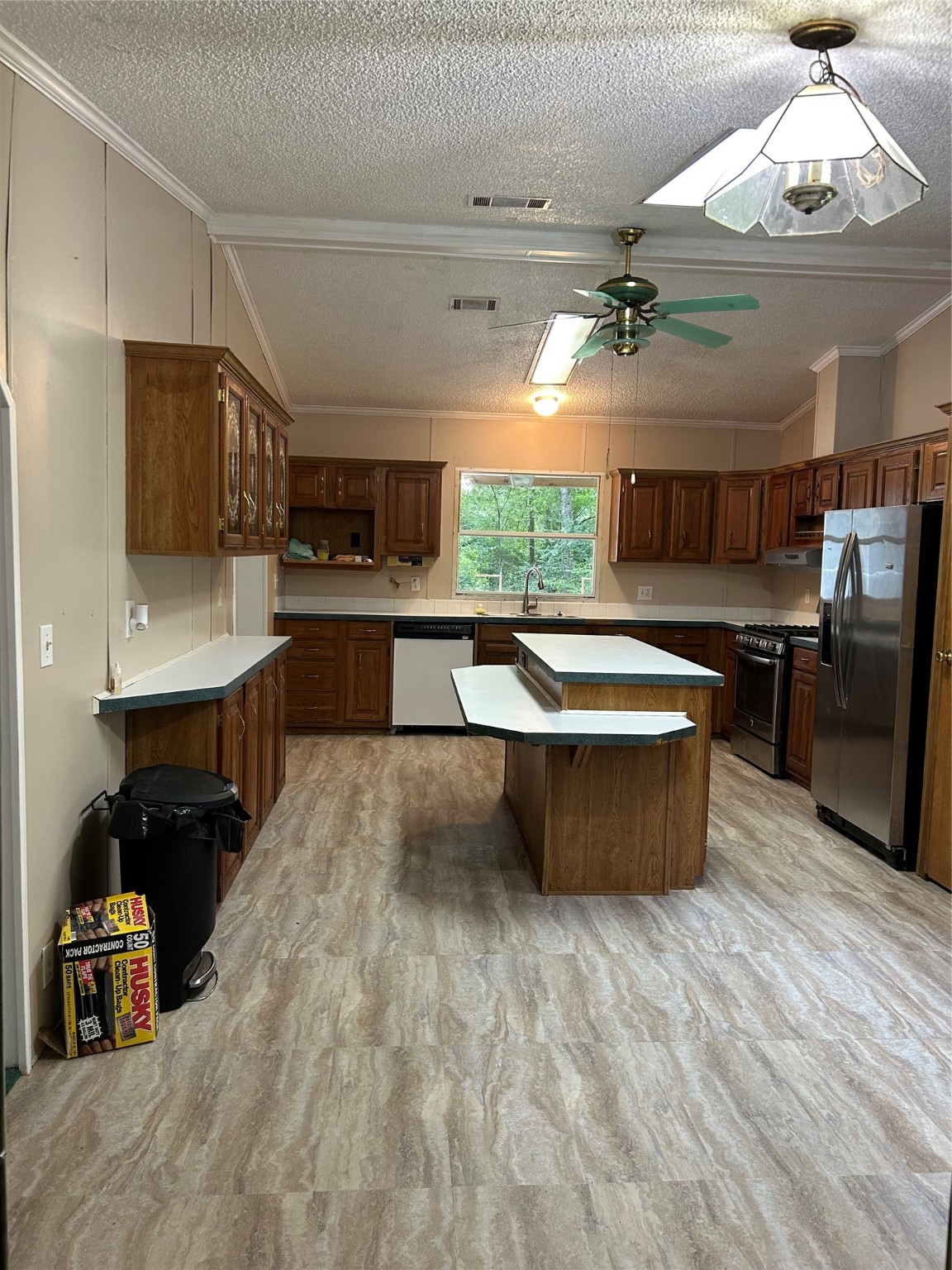 17130 Pugh Lane Conroe, TX 77306 - Photo 12 of 37 Open kitchen