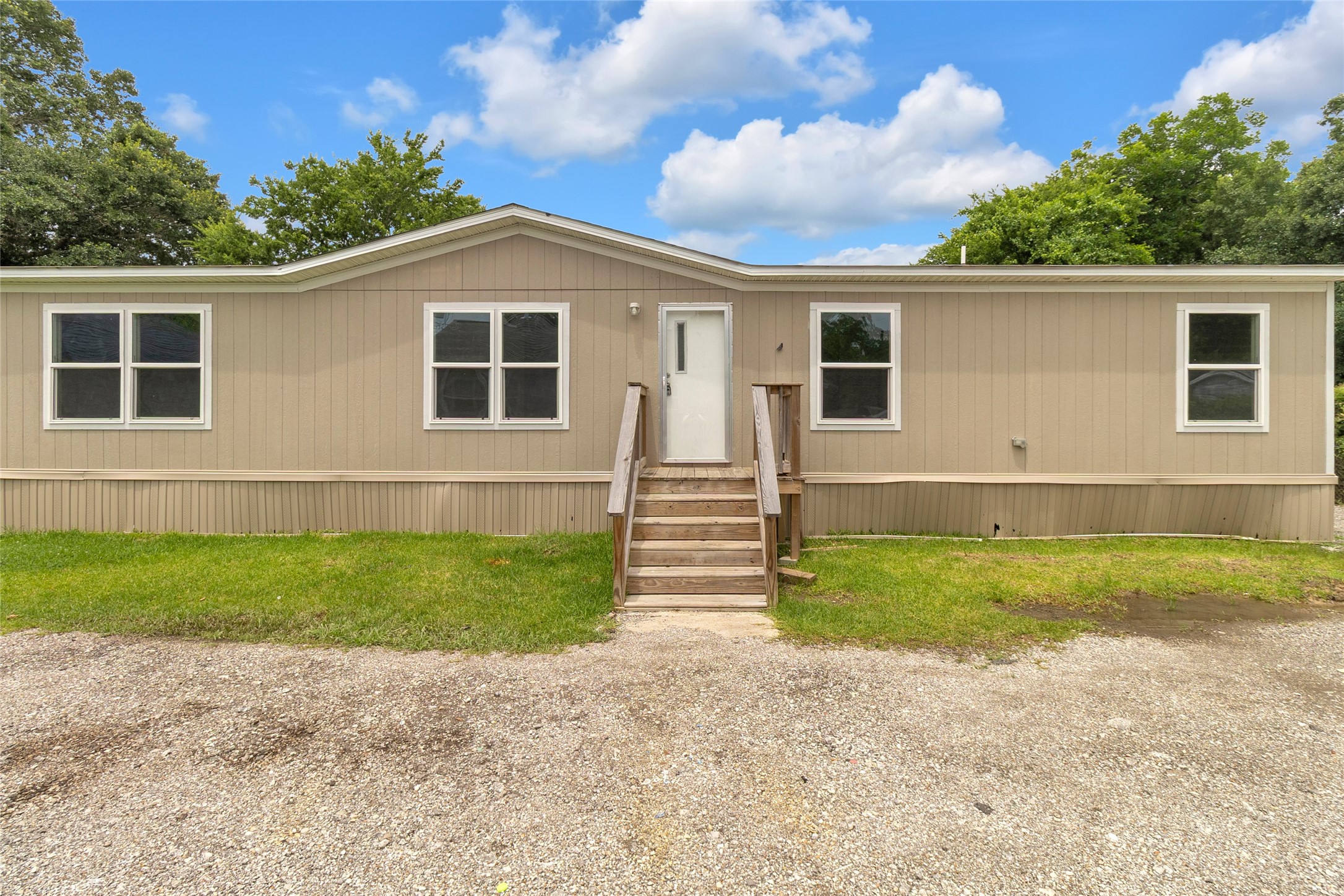 5313 Second Street Crosby, TX 77532 - Photo 1 of 32