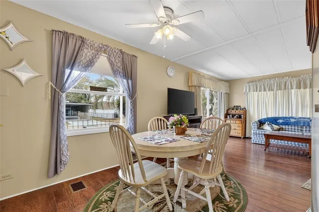 $125,000 | 39115 Ola Avenue, Zephyrhills, FL 33542