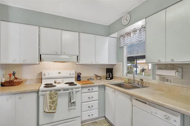 $125,000 | 39115 Ola Avenue, Zephyrhills, FL 33542