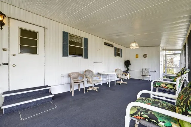 $125,000 | 39115 Ola Avenue, Zephyrhills, FL 33542