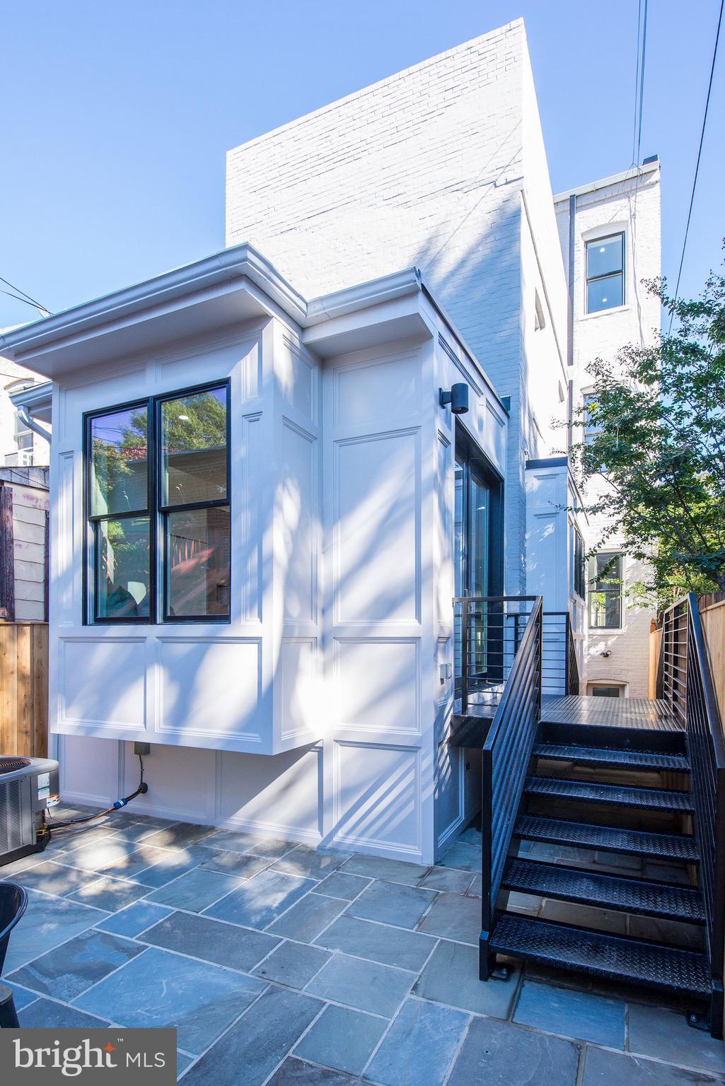 17 7th Street Southeast Washington, DC 20003 - Photo 28 of 29 a view of entryway and hall