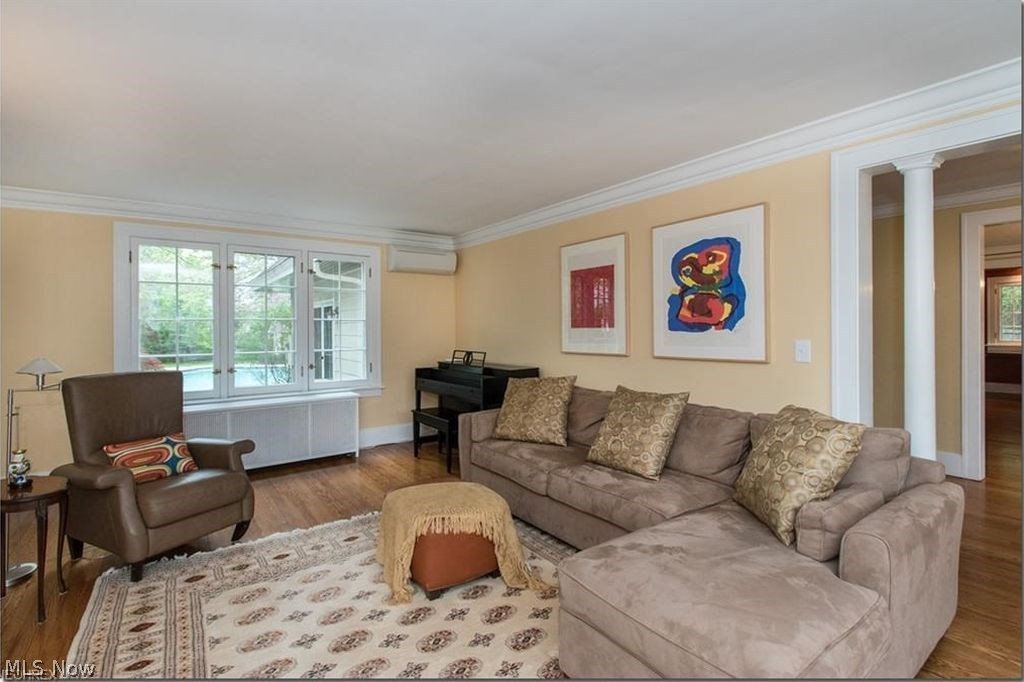 2894 Fontenay Road Cleveland, OH 44120 - Photo 6 of 34 Gallery Image 6