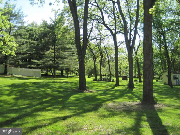 936 Powderhorn Drive Lansdale, PA 19446 - Photo 3 of 11 View in Back