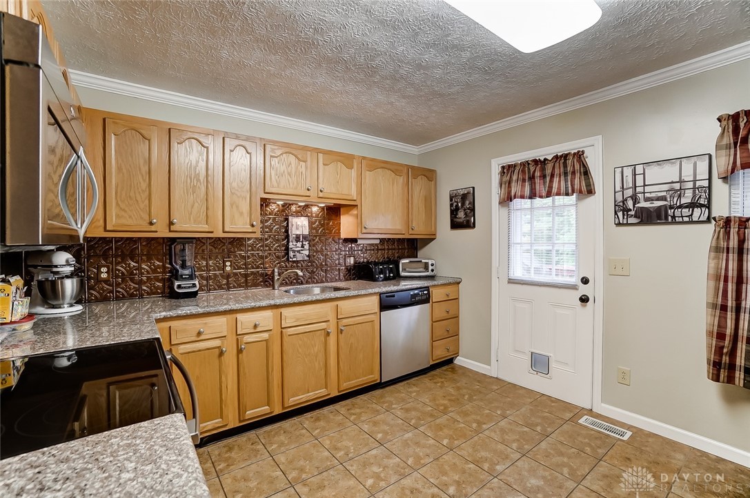 3314 Woonsocket Street Springfield, OH 45503 - Photo 12 of 36 Gallery Image 12