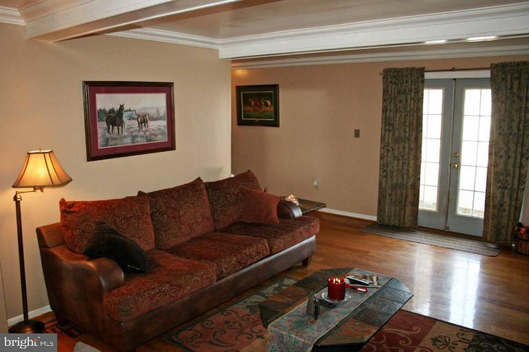 11602 Haughs Church Road Keymar, MD 21757 - Photo 19 of 40 Living room