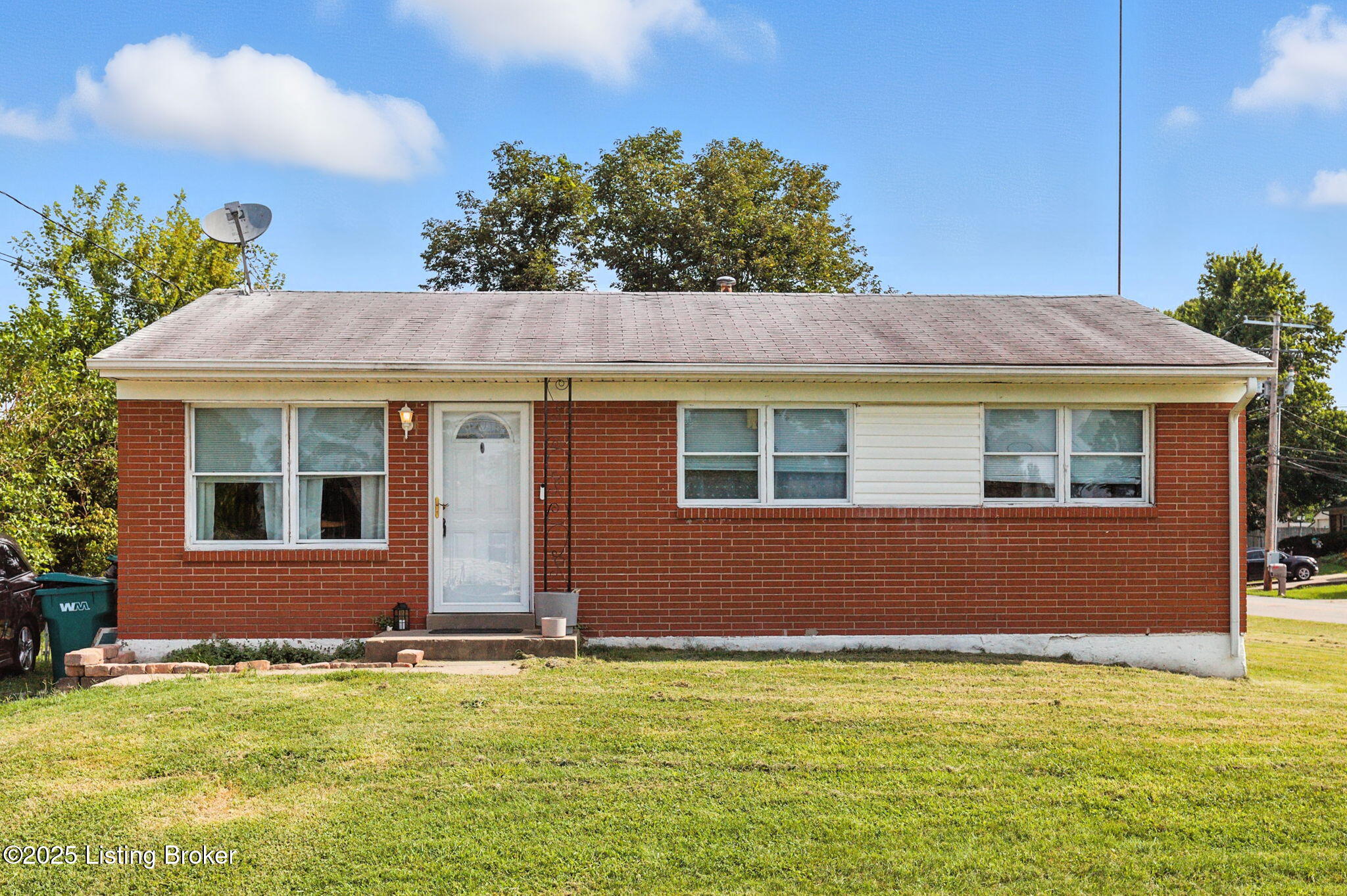 254 Glenview Road Louisville, KY 40229 - Photo 1 of 40 Front of Structure