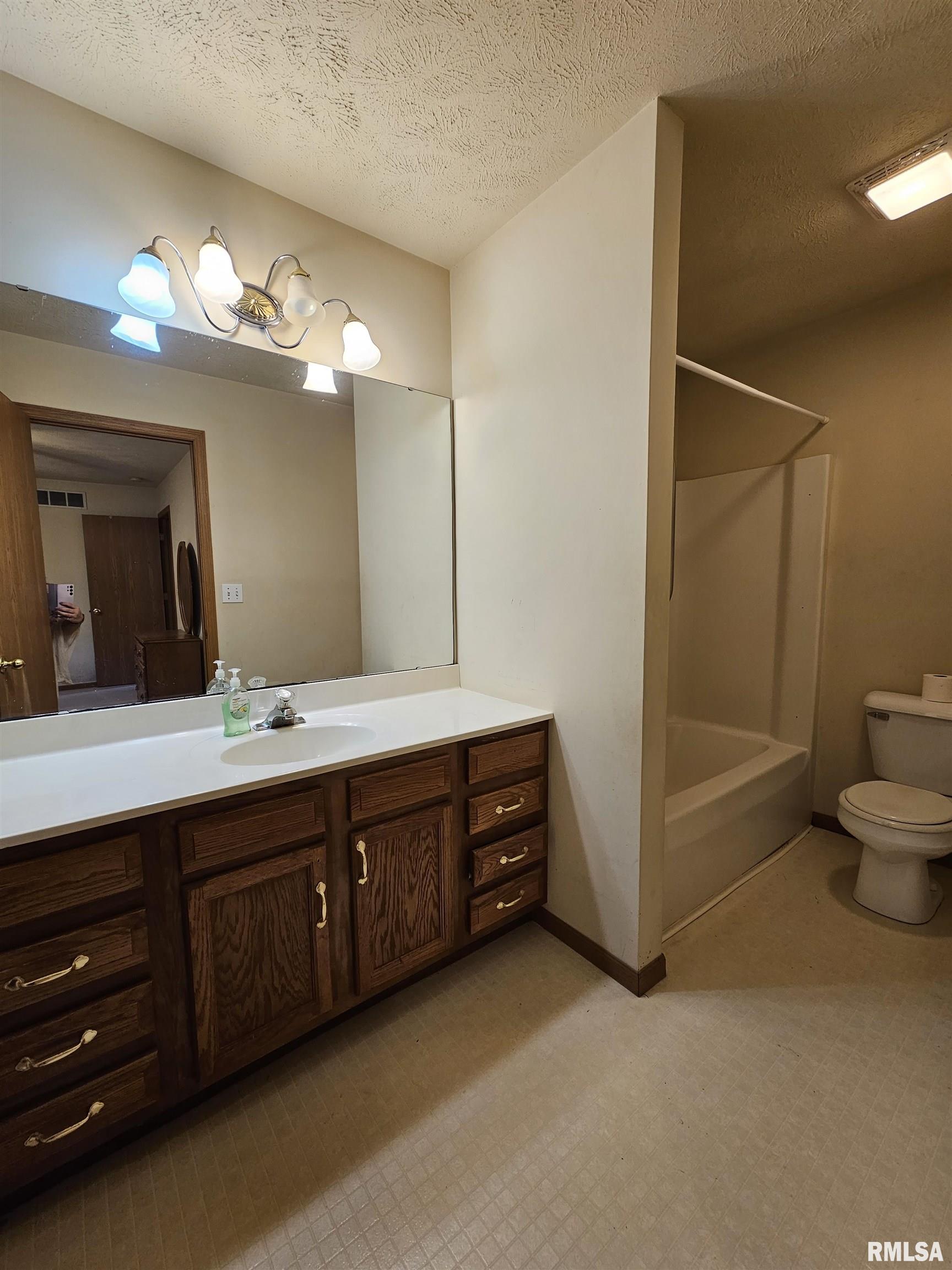 506 Bitterroot Drive Athens, IL 62613 - Photo 13 of 23 Gallery Image 13