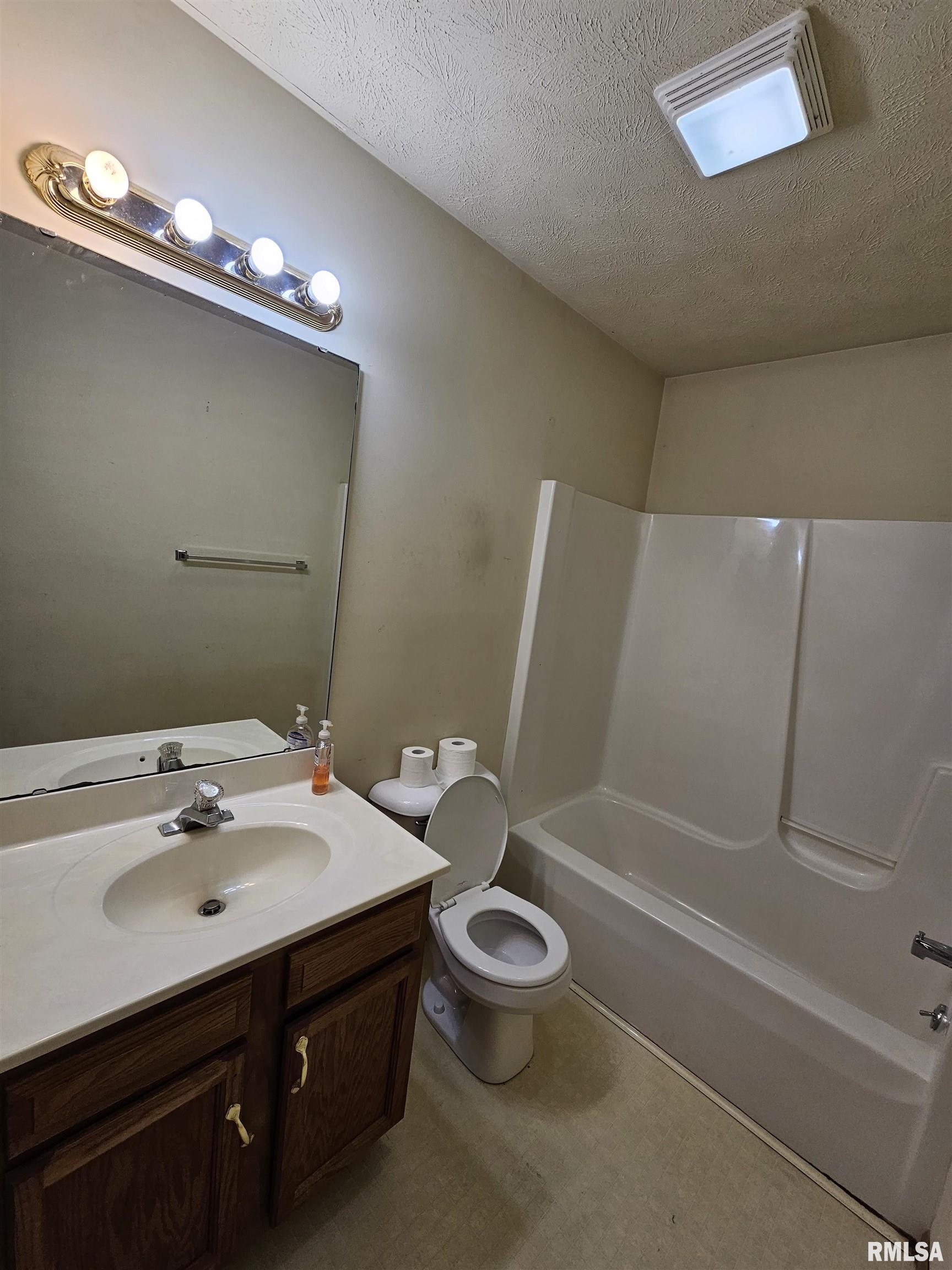 506 Bitterroot Drive Athens, IL 62613 - Photo 16 of 23 Gallery Image 16