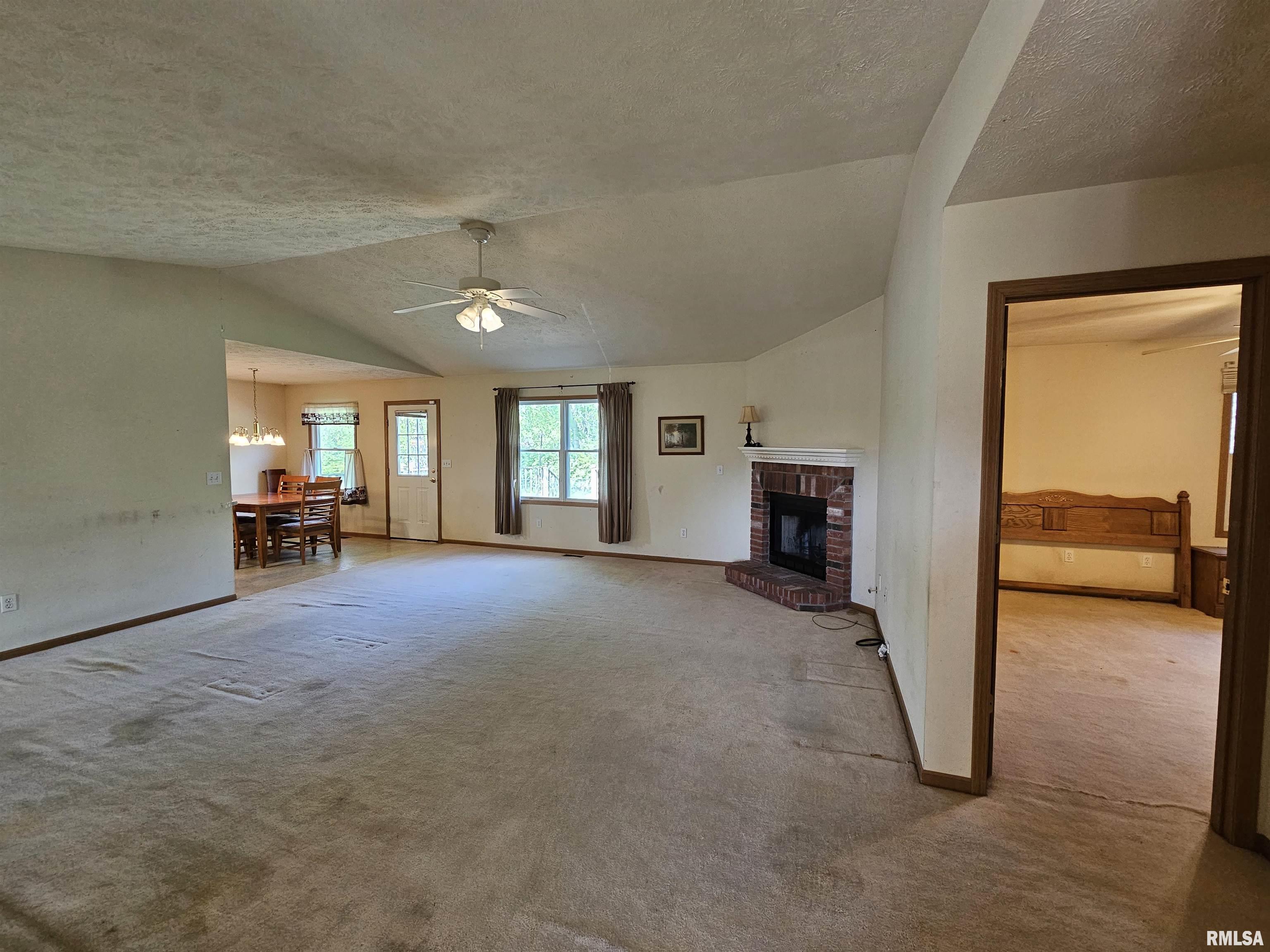 506 Bitterroot Drive Athens, IL 62613 - Photo 2 of 23 Gallery Image 2