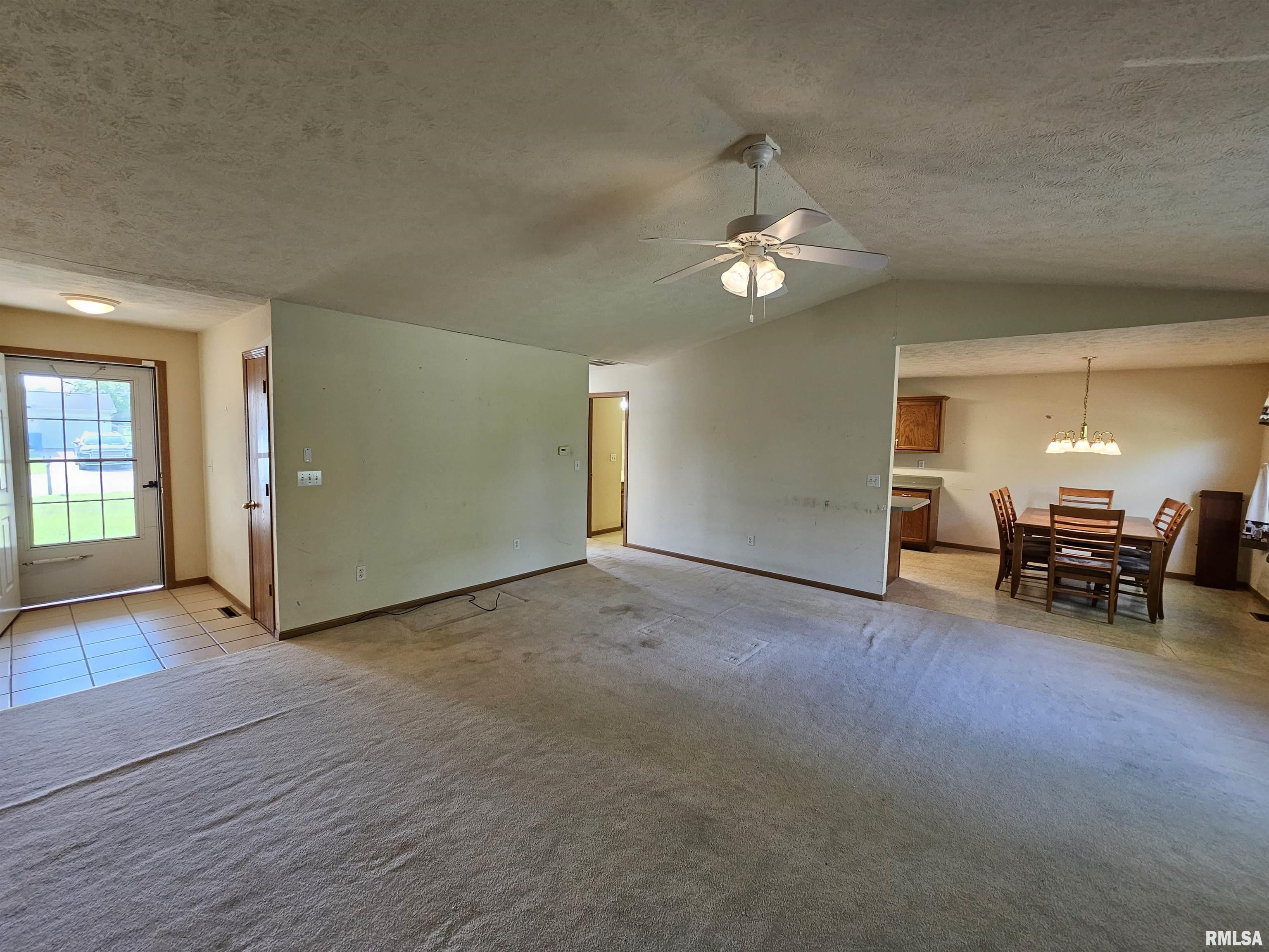 506 Bitterroot Drive Athens, IL 62613 - Photo 4 of 23 Gallery Image 4