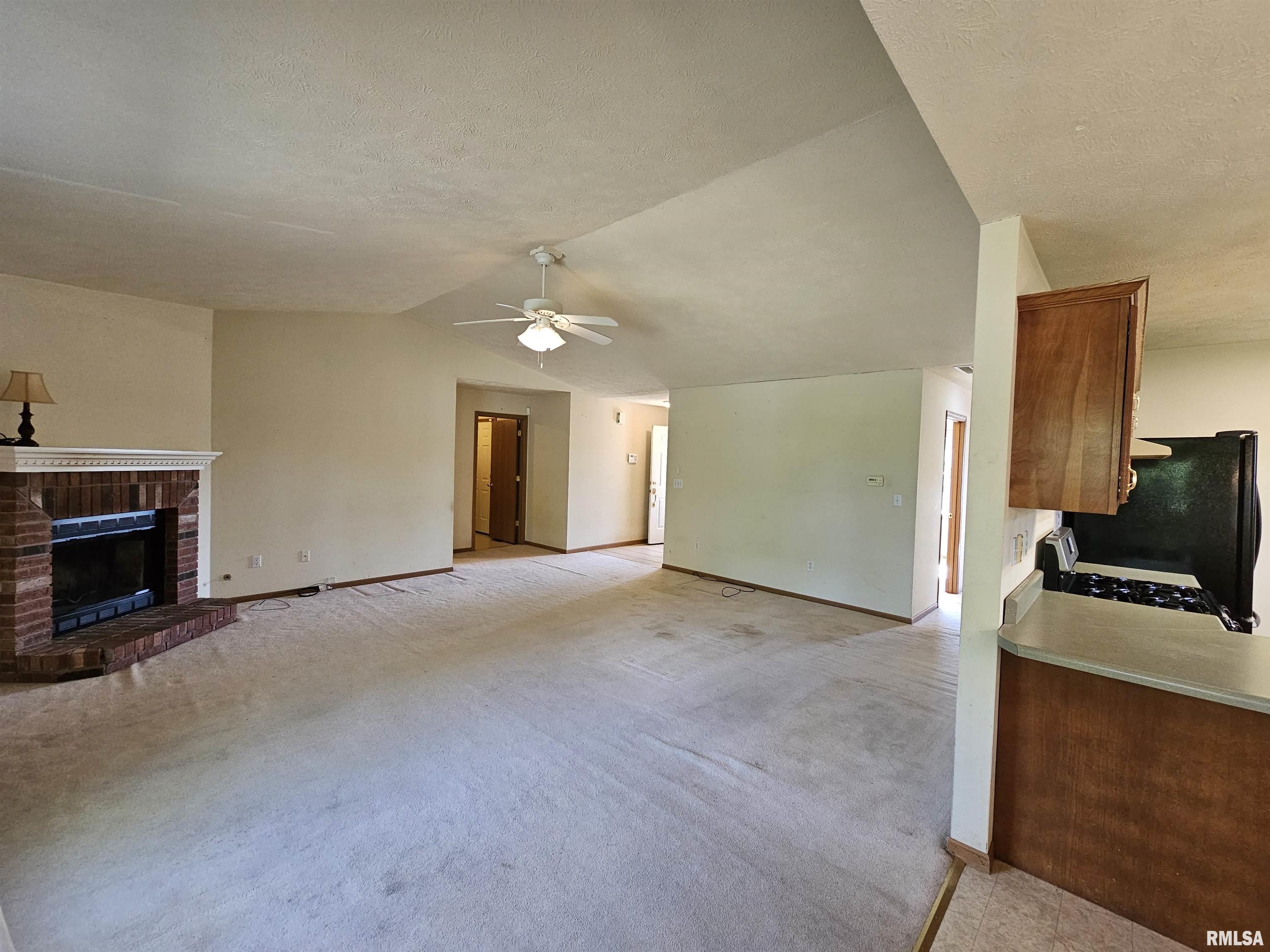 506 Bitterroot Drive Athens, IL 62613 - Photo 5 of 23 Gallery Image 5