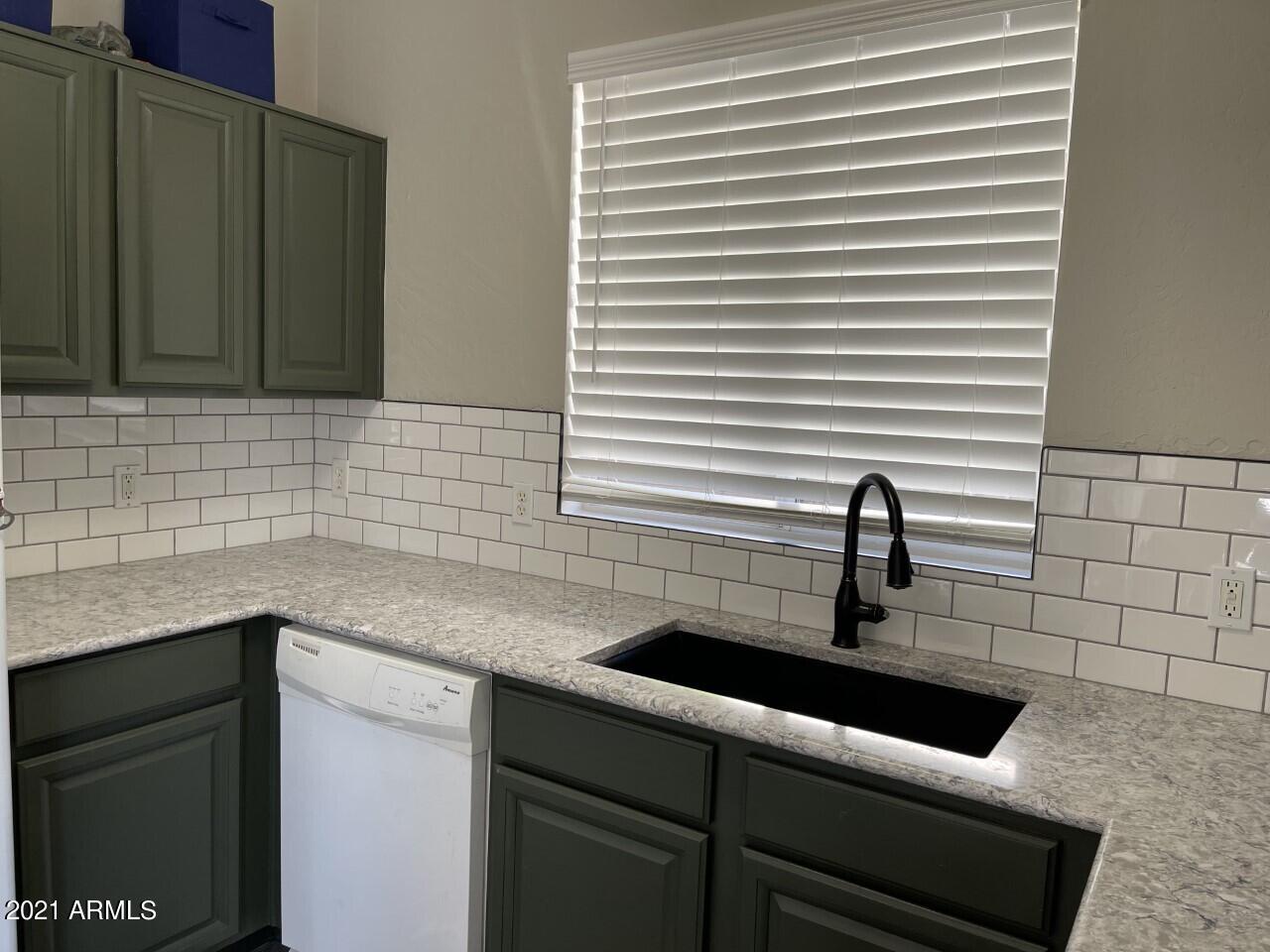 637 East El Prado Road Chandler, AZ 85225 - Photo 14 of 15 Kitchen
