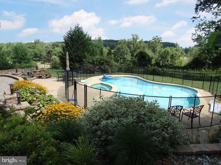 3826 Green Ridge Road Furlong, PA 18925 - Photo 2 of 24