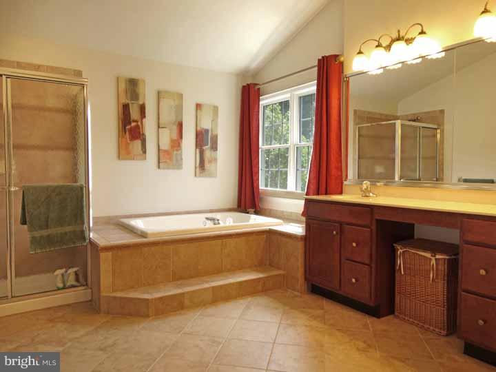 3826 Green Ridge Road Furlong, PA 18925 - Photo 14 of 24