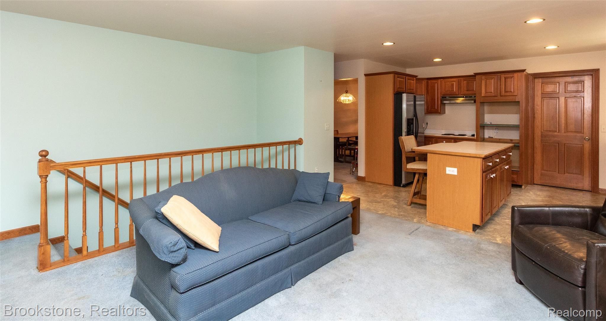 679 West Hamlin Road Rochester, MI 48307 - Photo 20 of 35 Perfect Layout for Entertaining