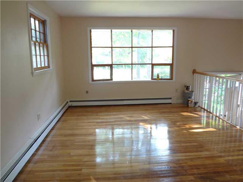 401 Chicopee Road Buxton, ME 04093 - Photo 10 of 34 Living Room.