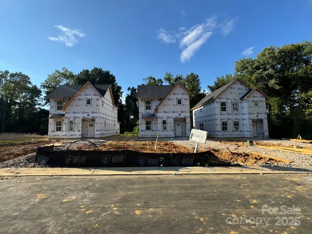 a view of a backyard space