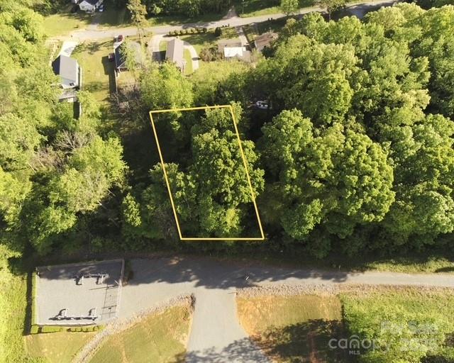 2015 C Avenue Charlotte, NC 28216 - Photo 4 of 25 a view of yard